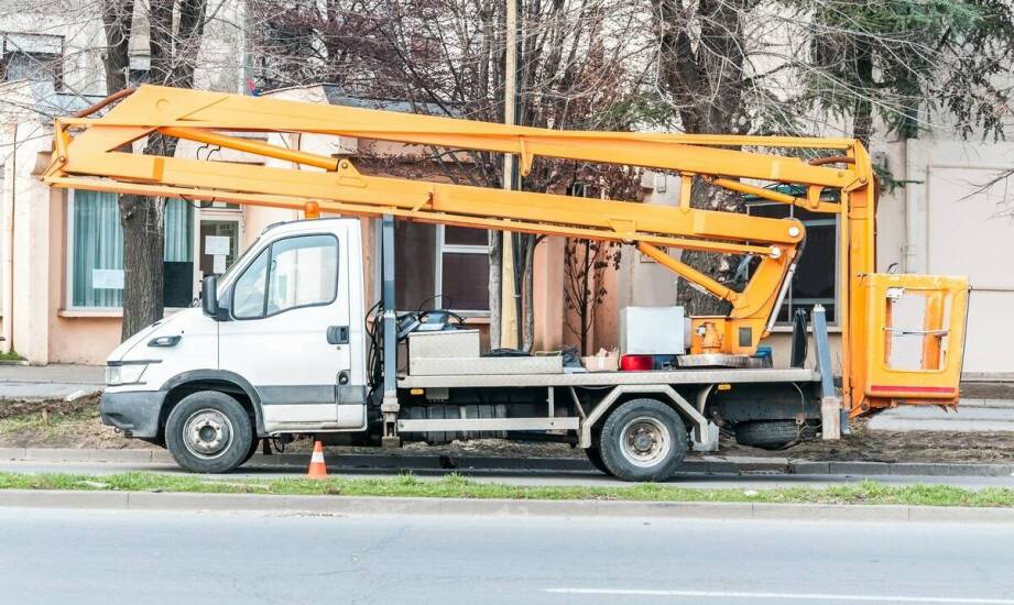Wynajem podnośników na samochodach - idealne rozwiązanie do szybkiego montażu