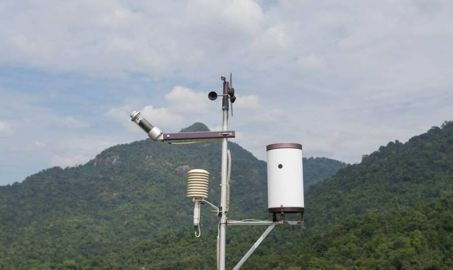Meteorologiczne stacje jako wsparcie dla systemów pomiaru i sterowania ruchem
