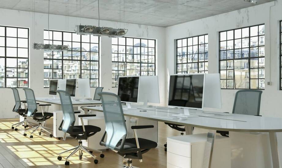 Pracownicze biurka a nowoczesne technologie – jakie są możliwości?