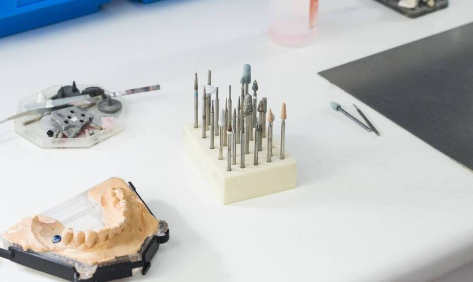 Jakie nowoczesne wyciskowe masy dostępne są w hurtowni stomatologicznej?