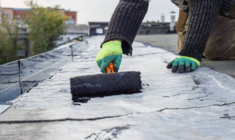 Wybór odpowiednich technologii do naprawy płaskich dachów