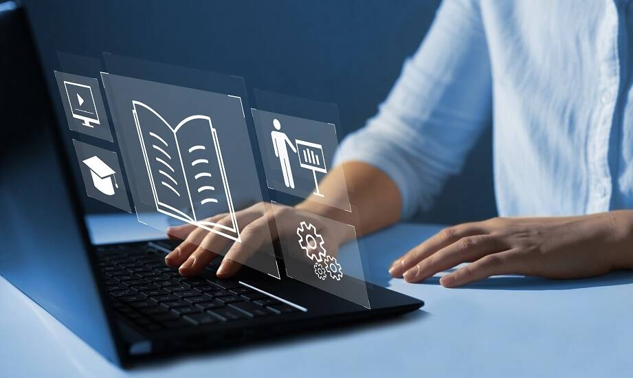 Skuteczność online szkoleń BHP w porównaniu do tradycyjnych kursów