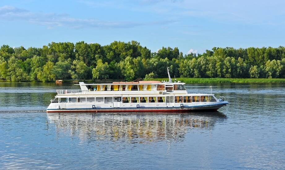 Jakie atrakcje czekają przy pochylni w Oleśnicy podczas rejsu?