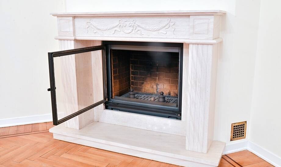 Zrównoważony wybór: ekologiczne aspekty kamiennych obudów kominkowych