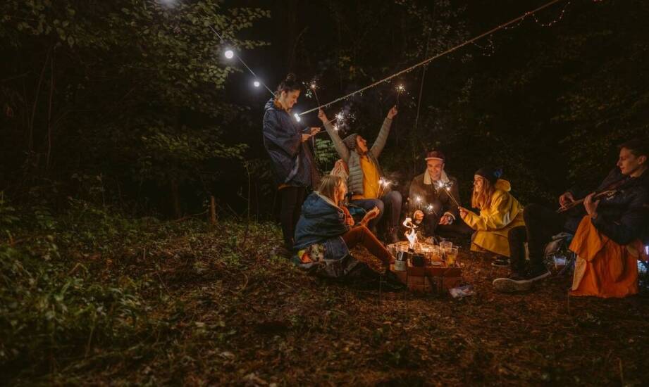 Jak wykorzystać przestrzeń na ognisko podczas wyjazdu integracyjnego?