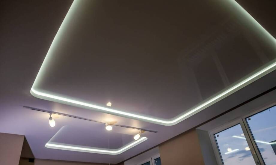 Jakie są korzyści z integracji zabudowy GK z systemami oświetleniowymi?