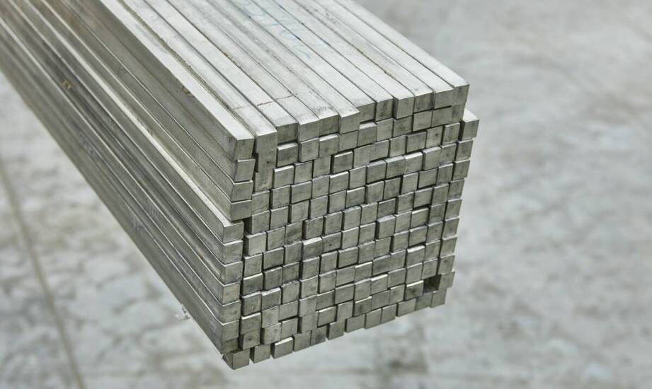 Jak normalizowany pręt kuty S355 wpływa na efektywność projektów inżynieryjnych?