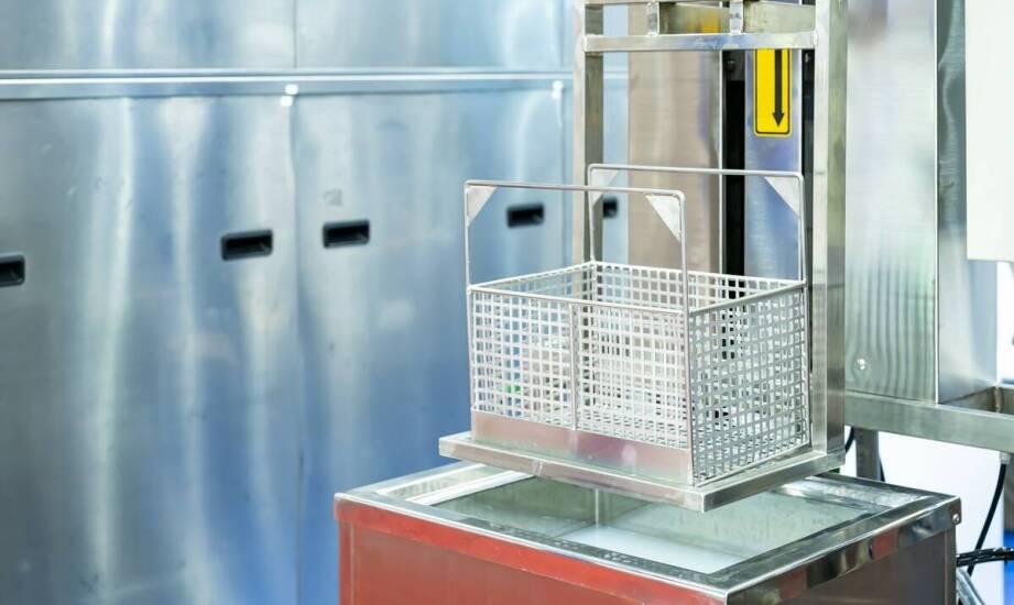 Wybór koszy na zanieczyszczenia – jakie kryteria warto uwzględnić?