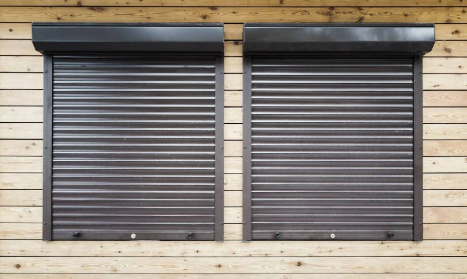 Vergleich von Holzläden und Alternativen – was lohnt sich zu wählen?