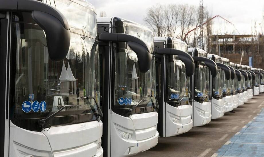 Jak przewozy autokarowe w Katowicach przyczyniają się do efektywności transportu pracowniczego?