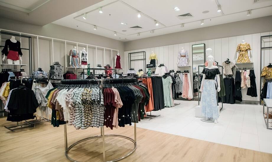 Jak stworzyć kompletną garderobę z oferty sklepu z damską odzieżą?