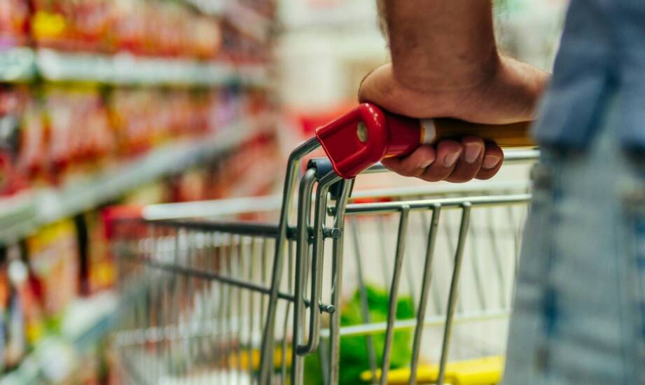 Wózki sklepowe z antybakteryjnym wykończeniem – dlaczego warto je wybrać?