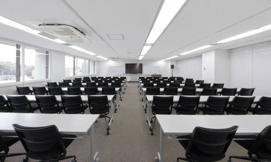 Centrum konferencyjno-szkoleniowe w Warszawie – jakie możliwości aranżacyjne oferują sale?