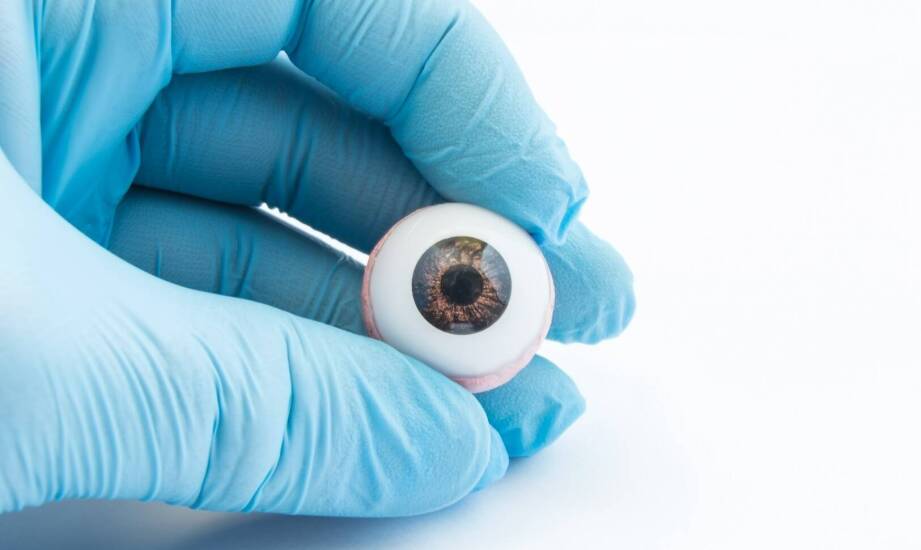 Czy szklane oko może się stłuc?