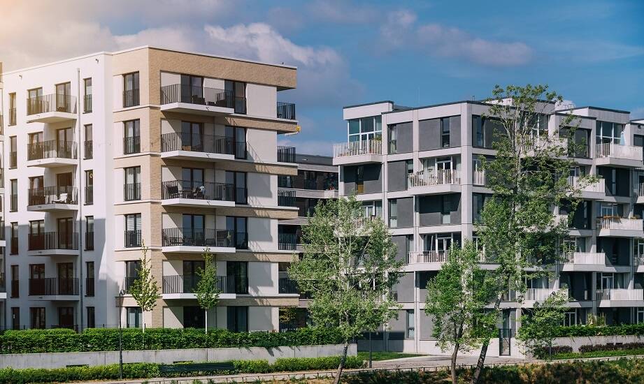 Wpływ lokalnych regulacji prawnych na inwestycje w nadmorskie nieruchomości