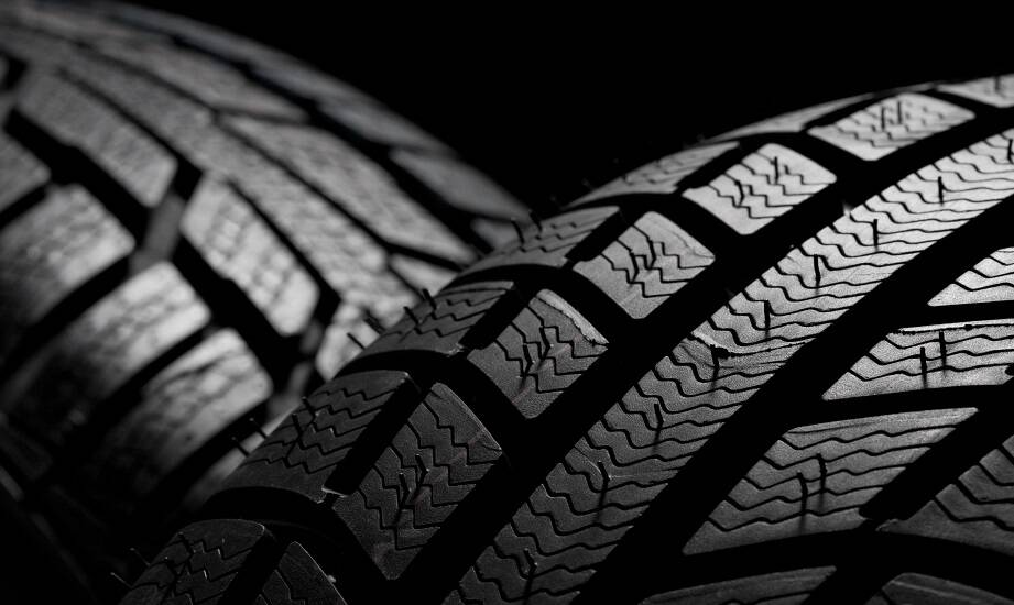Dlaczego warto wybrać komplet wielosezonowych opon dla terenowych pojazdów?