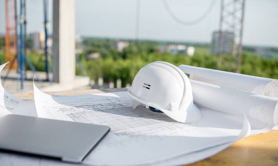 Rola konstrukcyjno-budowlanych uprawnień w analizie podłużnych profili