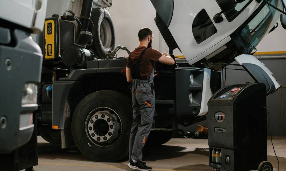 Znaczenie doświadczonych mechaników w diagnozowaniu awarii w ciężarówkach