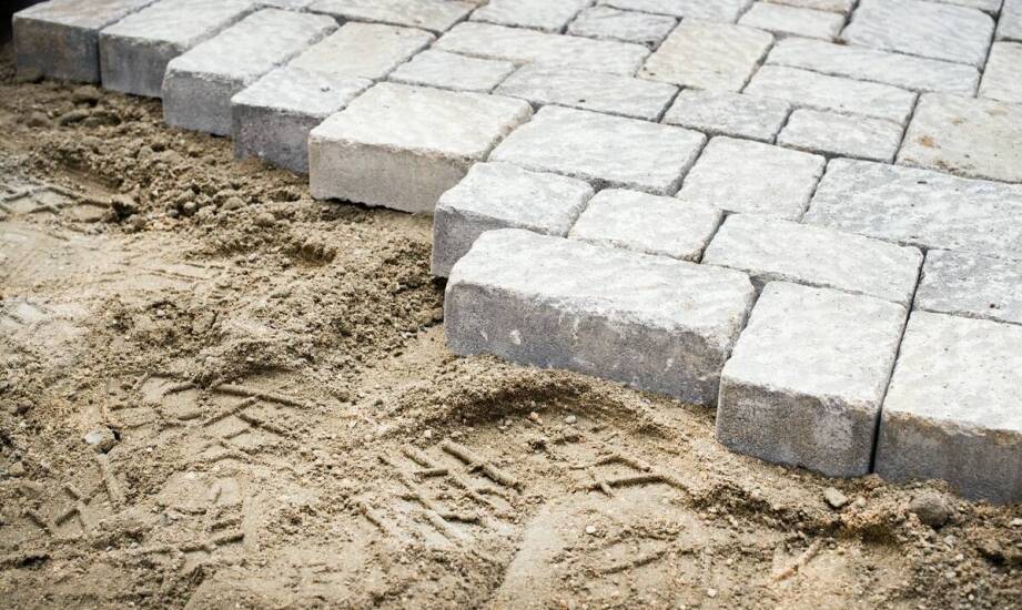 Jak brukowa kostka może odmienić wygląd Twojej posesji?