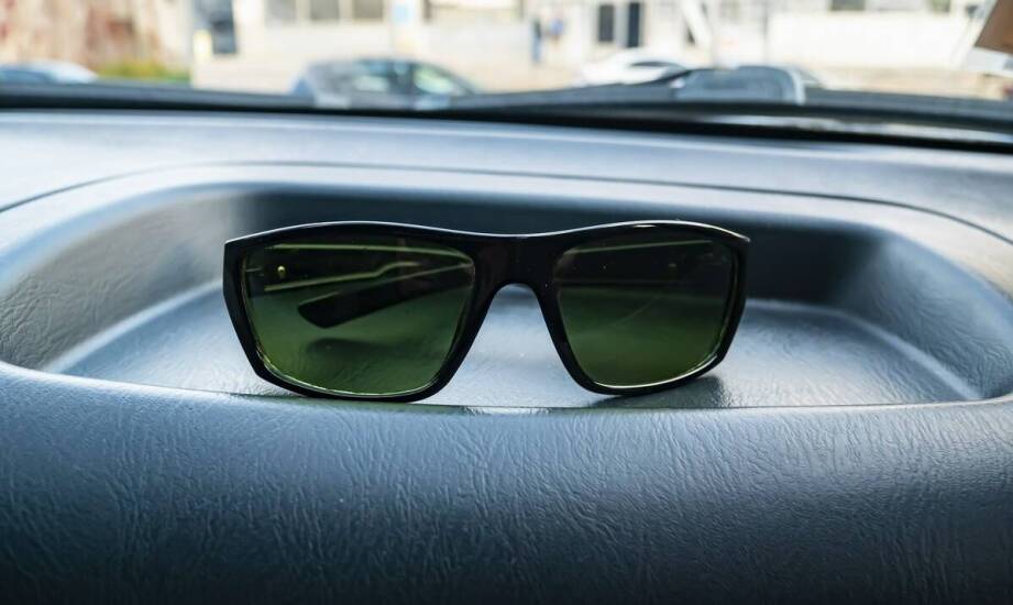Wybór odpowiednich okularów dla kierowców - kluczowe technologie i cechy