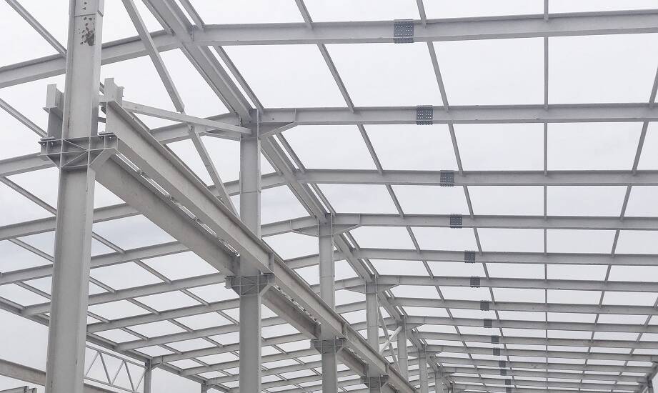 Zastosowanie stalowych konstrukcji w tworzeniu nowoczesnych sportowych obiektów