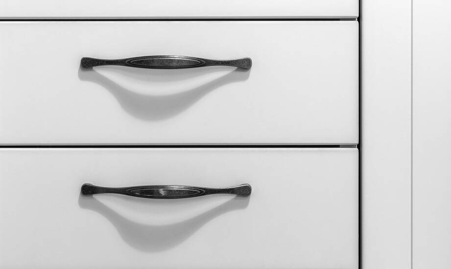 Jakie cechy wyróżniają dobrego producenta meblowych akcesoriów?