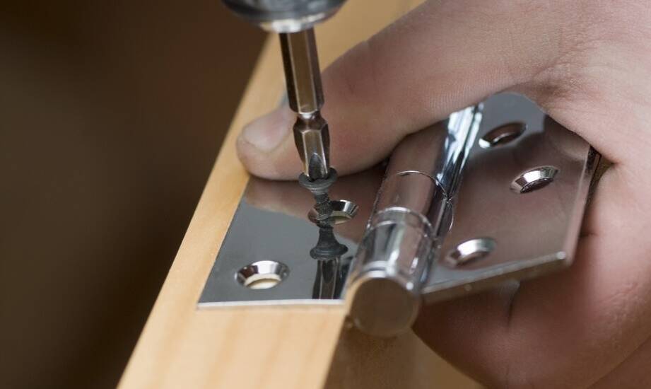 Ekologiczne rozwiązania w produkcji meblowych okuć