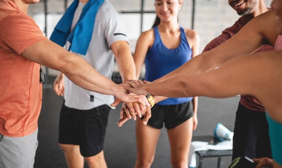 Jak doświadczenie trenerów wpływa na sukces uczestników na obozach?