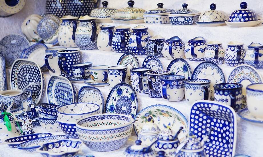 Ceramika bolesławiecka w piekarniku: jak bezpiecznie korzystać z naczyń?