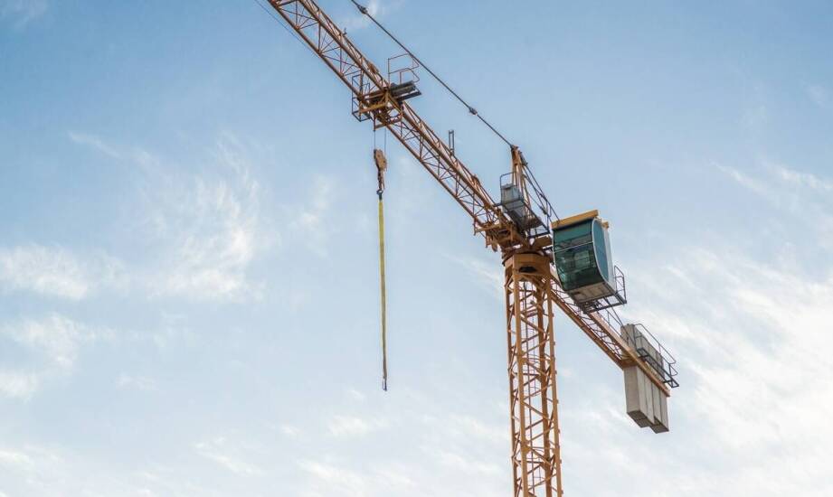 Rola technicznego wsparcia przy wynajmie budowlanych żurawi