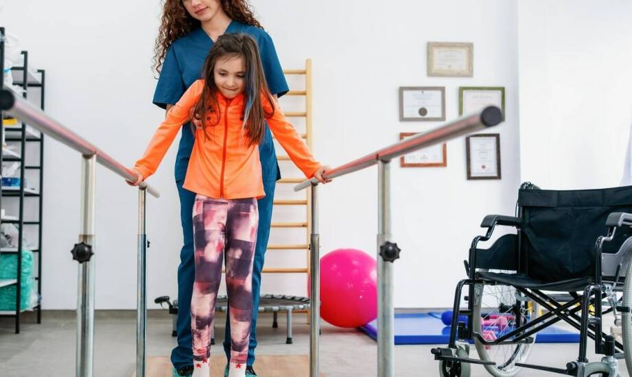 Jak terapia integracji sensorycznej może wspomóc dzieci z trudnościami w utrzymaniu równowagi?