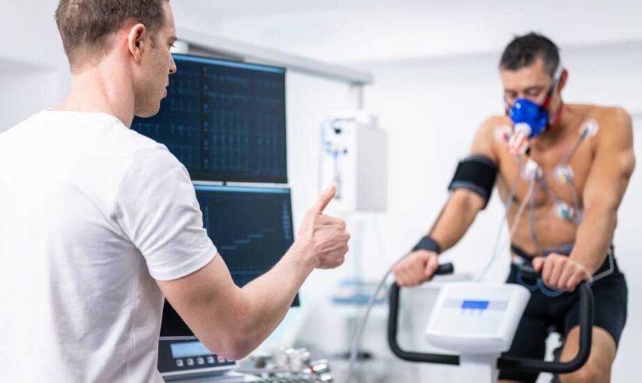 Jak zaawansowane technologie wpływają na wyniki badań klinicznych w kardiologii?