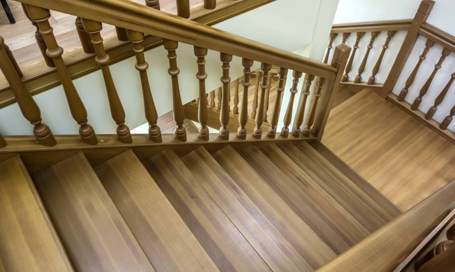 Zu welchen Einrichtungsstilen passen Innentreppen aus holz?