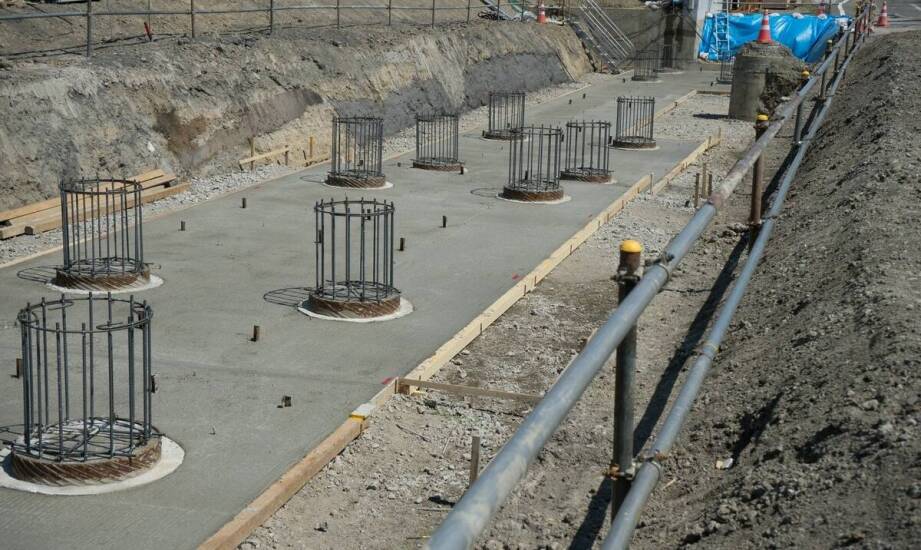 Jak prefabrykowana fundamentowa płyta na palach przyczynia się do zrównoważonego budownictwa?