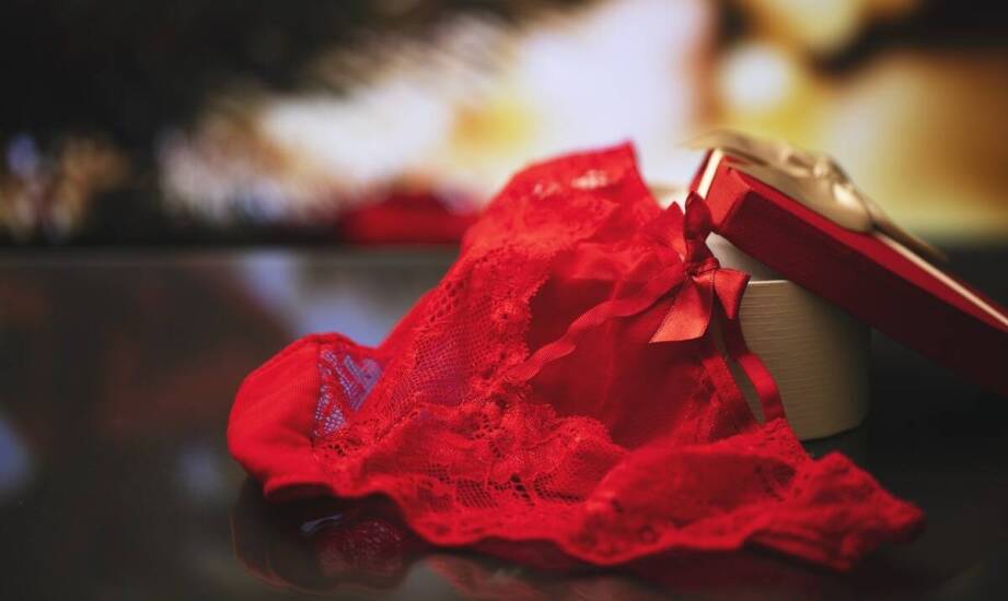 Erotyczny gorset jako prezent: co warto wiedzieć przed zakupem?