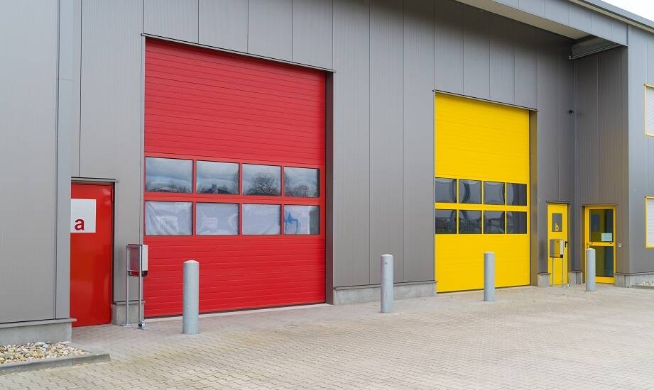 Jakie innowacje wprowadzono w produkcji przemysłowych bram?