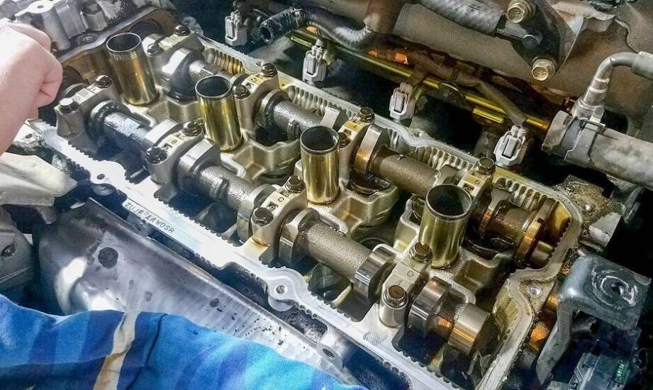 Dorabianie i wymiana zaworowych prowadnic - klucz do efektywnej regeneracji