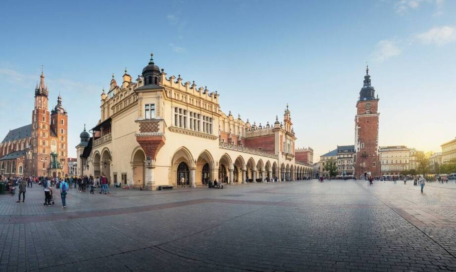 Zwiedzanie w Toruniu z wcieleniem się w historyczne postacie – co warto wiedzieć?
