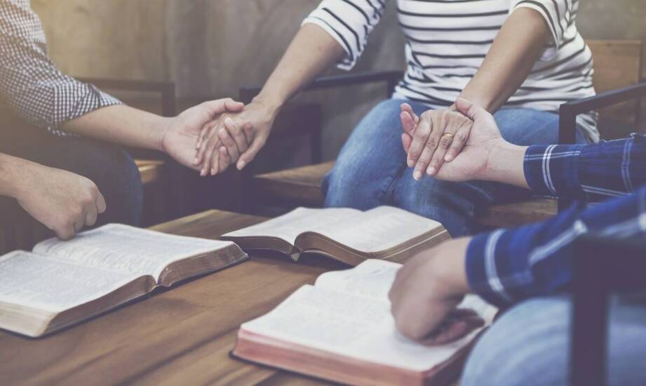 Rola modlitewnej grupy w przeciwdziałaniu społecznej izolacji seniorów