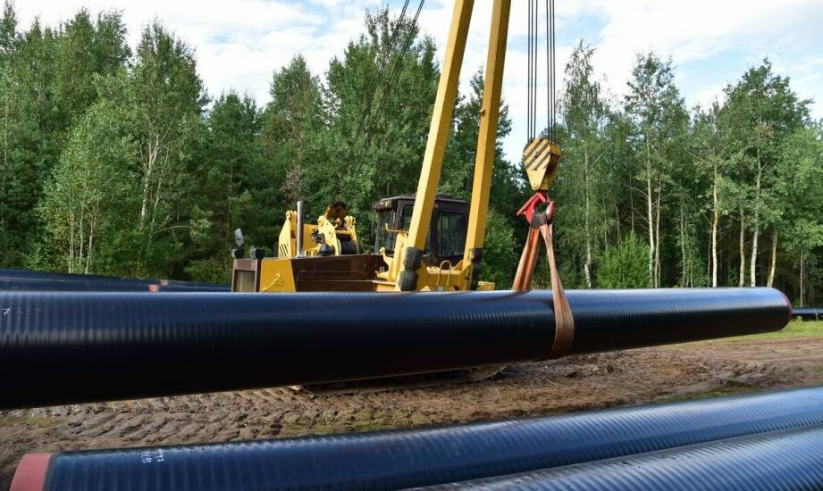 Etapy budowy rurociągów ciepłowniczych w trudnym terenie