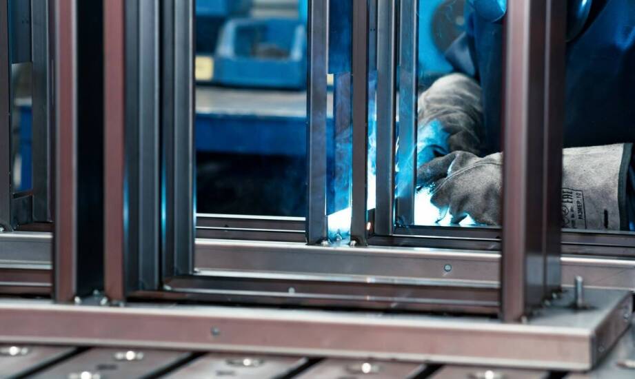 Kluczowe aspekty projektowania stalowych spawanych konstrukcji dla przemysłu