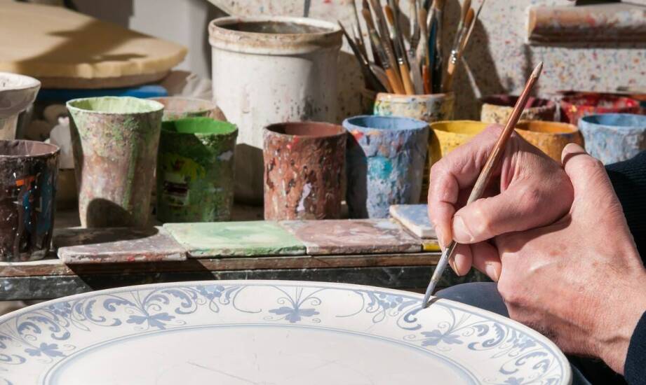 The advantages of ecological paints used in ceramic production