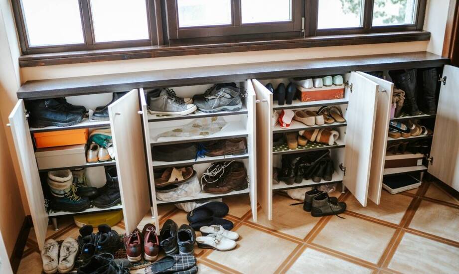 Welche Materialien sollte man beim Kauf von Schuhschränken wählen?