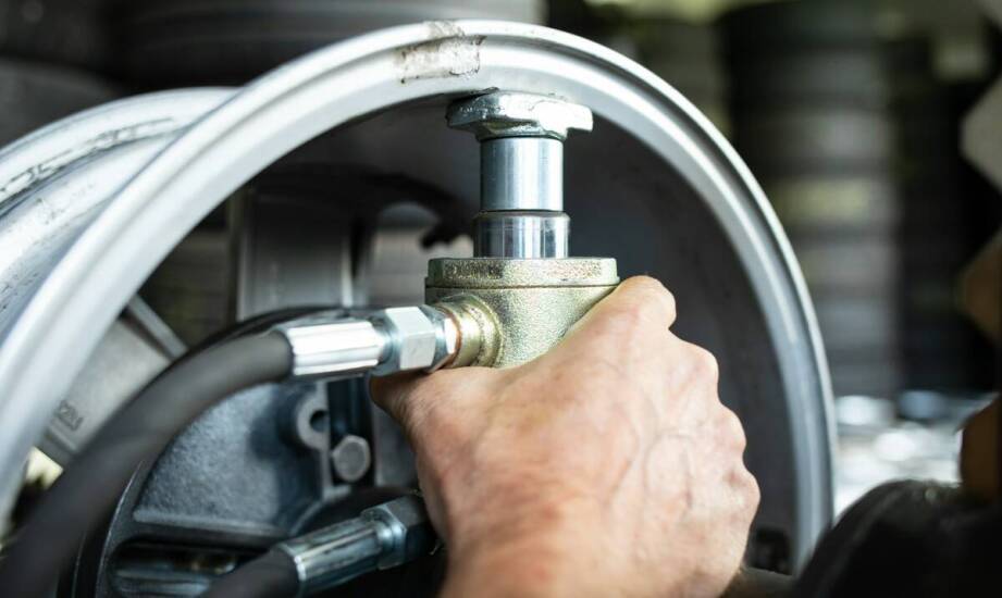 Jakie są najważniejsze aspekty konserwacji jezdnych rolek?