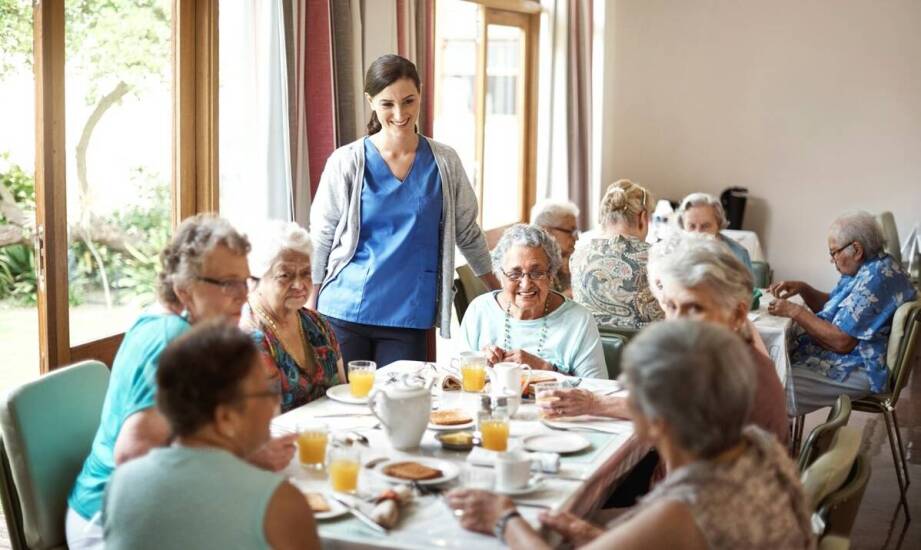 Znaczenie całodobowego wyżywienia w domach opieki