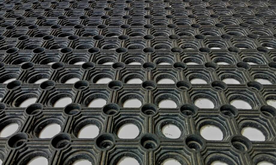 The impact of production technology on the durability and efficiency of Heavy-duty entrance mats
