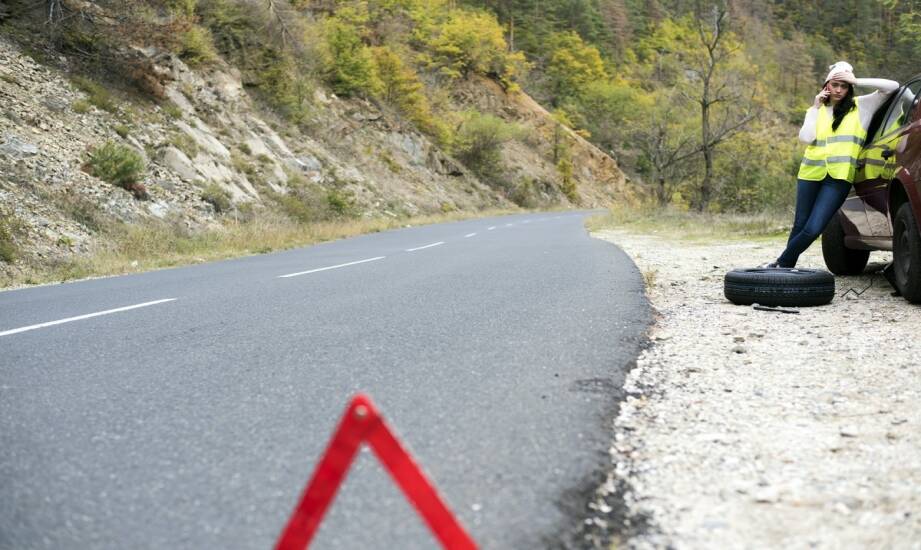 Tania pomoc drogowa — jak znaleźć niezawodne i tanie wsparcie na drodze