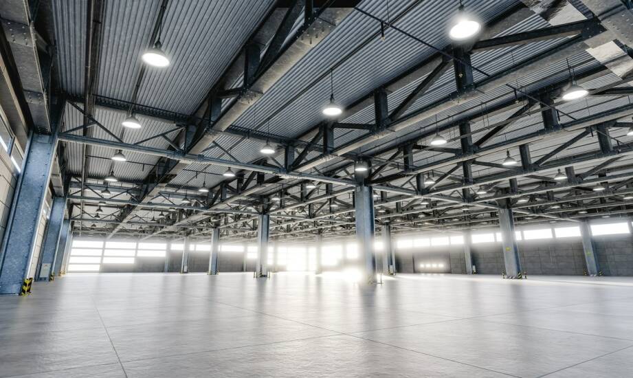 Oprawy przemysłowe LED: jak wybrać energooszczędne oświetlenie halowe