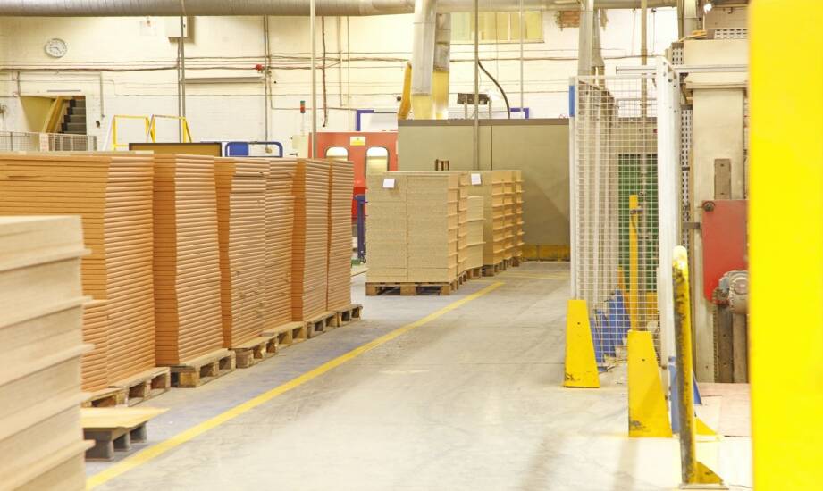 Systemy paletyzacji: jak usprawniają magazyn i przyspieszają produkcję