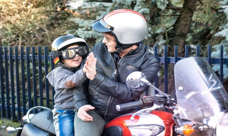 Kaski dziecięce na motocykl — jak wybrać bezpieczny model dla najmłodszych